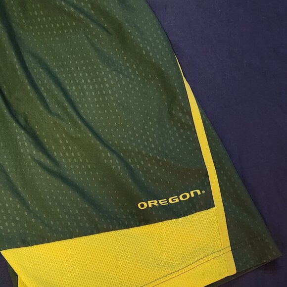 Oregon Ducks Nike Athletic Shorts – Men’s Size Large (L)– Green & Yellow Dri-Fit - Picture 6 of 6